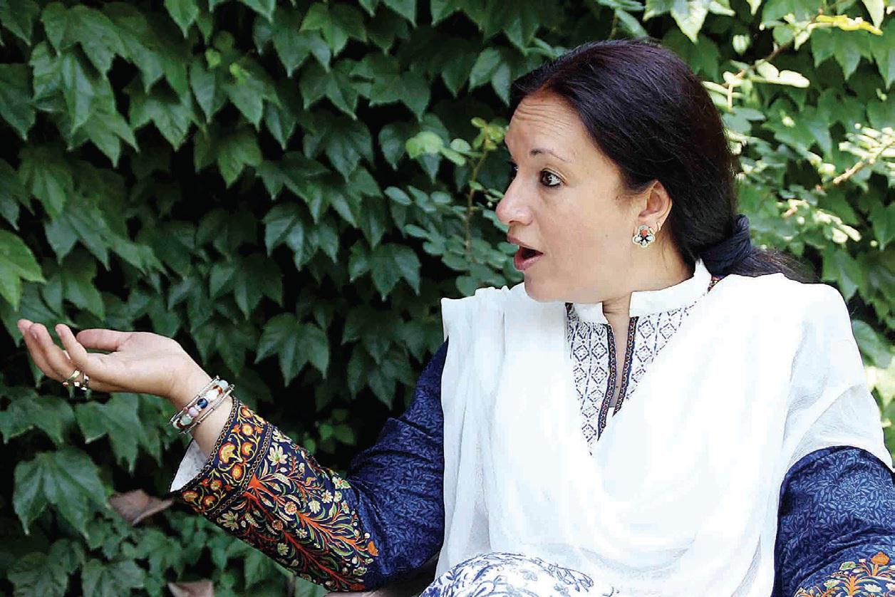 Sheikh’s granddaughter meets pellet victims in old city