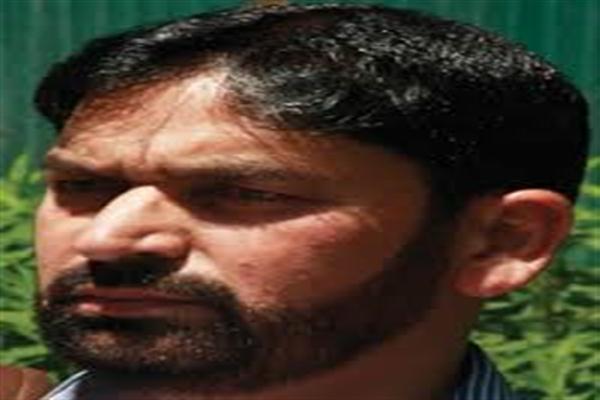 Hurriyat (G) anguished over reports of RSS, VHP providing arms training in education institutions