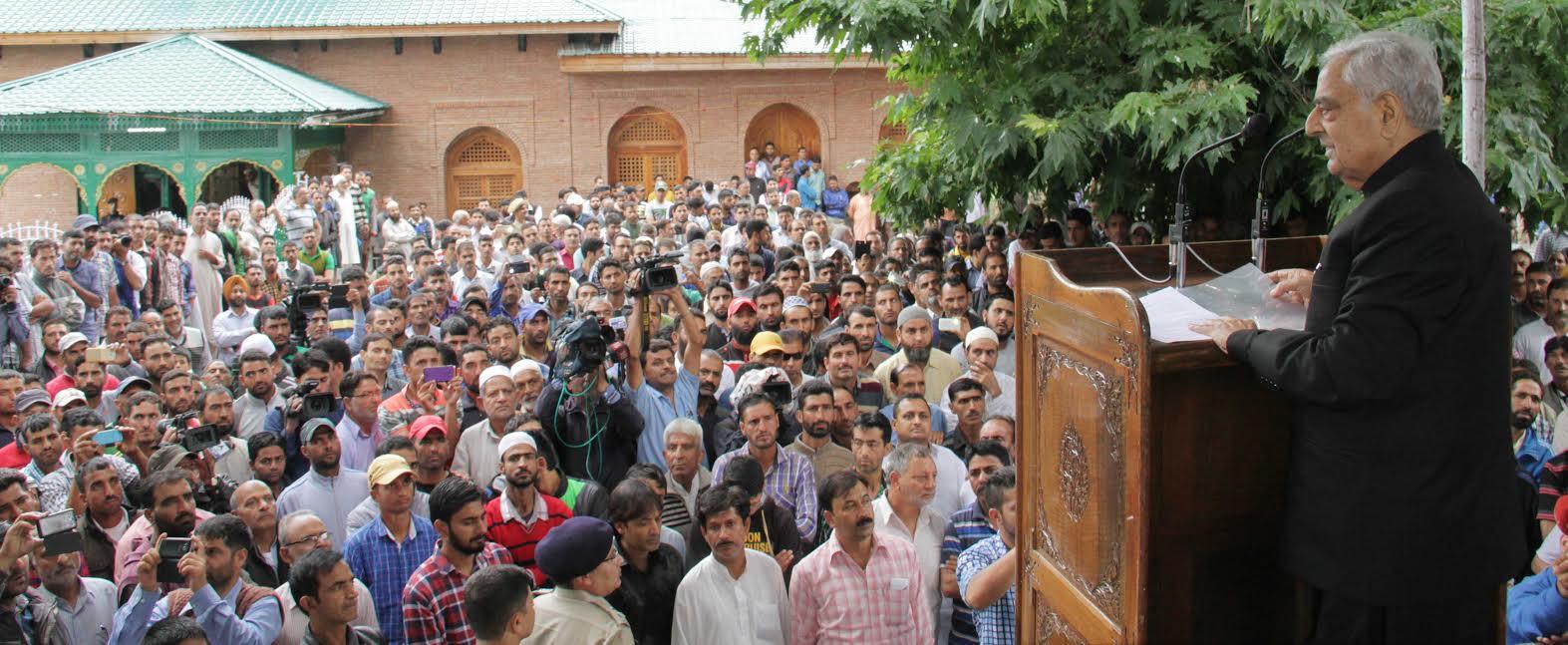 Sustained Indo-Pak dialogue must for peace in region: Mufti