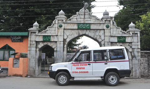 To foil separatist march, curfew like restrictions imposed in old city