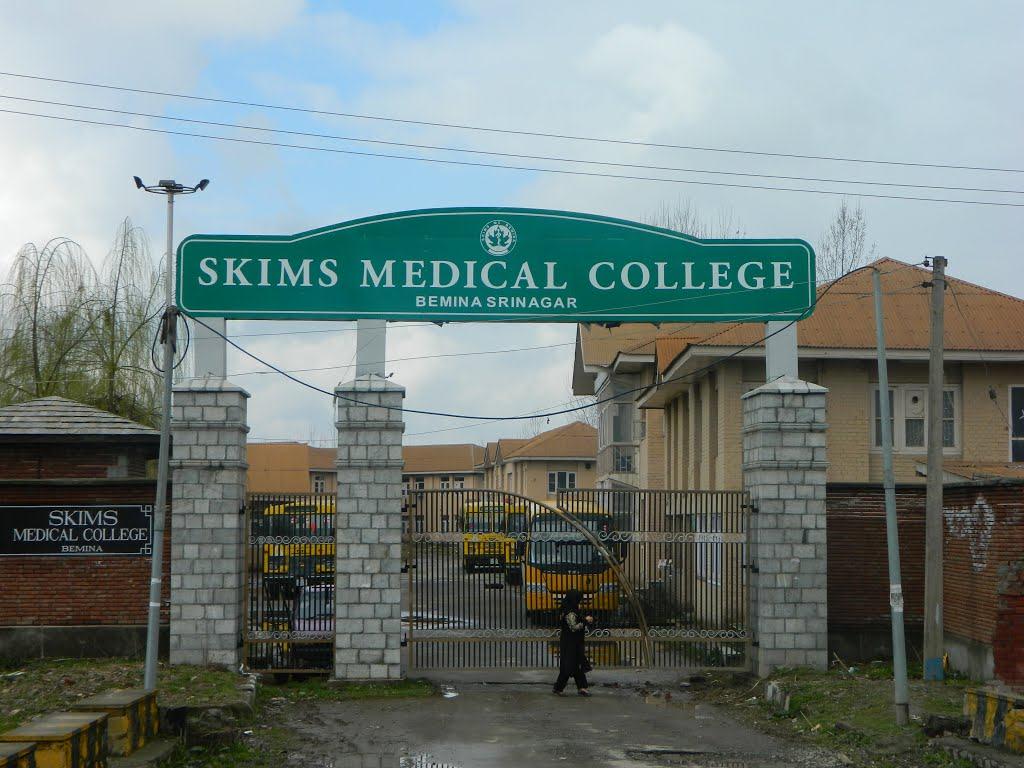Doctors, paramedic staff in SKIMS Bemina resume work