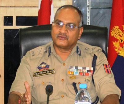 We are examining who have waved Pak flag: DGP