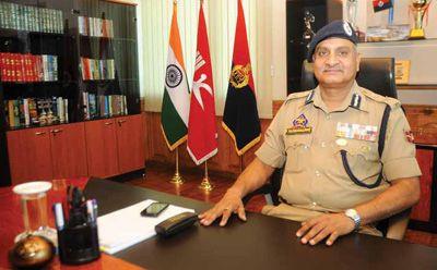 Rajendra felicitates police wards for qualifying competitive exams, announces special rewards