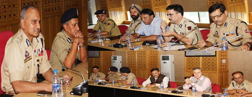 DGP reviews functioning of Police Public Schools, stresses on innovative changes