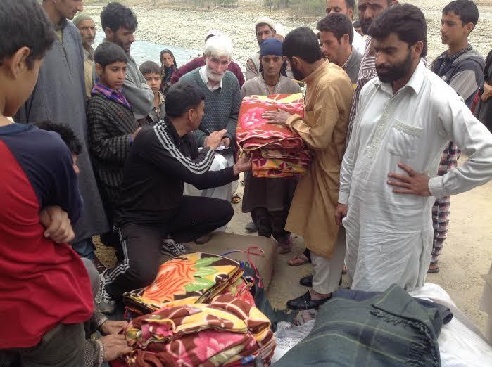 JKLF distributes relief among the victims of recent floods at Kulgam