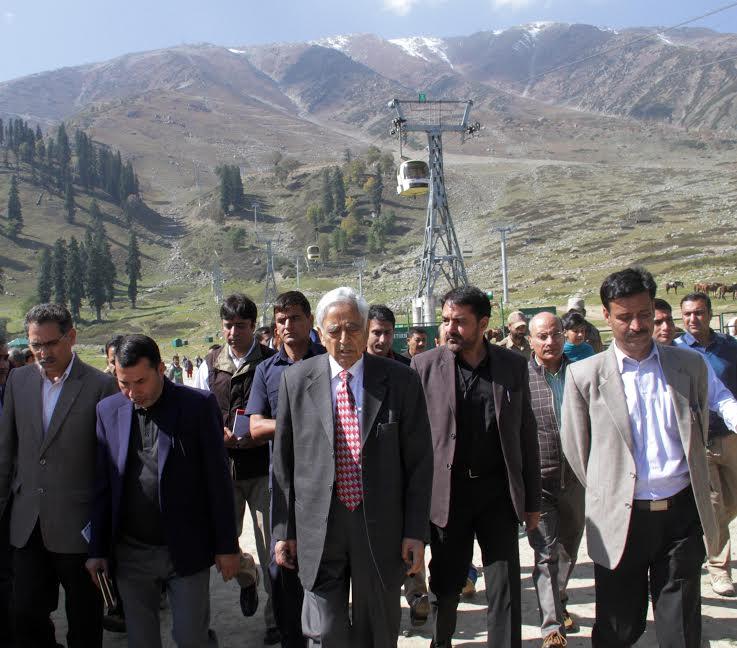 CM tours Gulmarg to monitor ongoing works