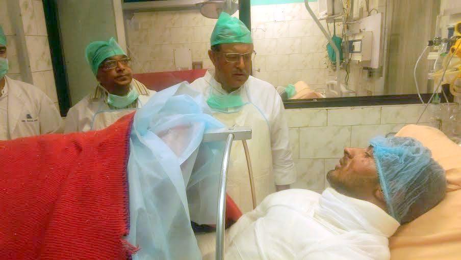 Karra visits injured truckers in Safdarjung Hospital