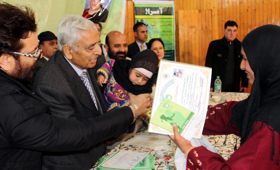 CM launches Ladli Beti, AASRA schemes in Budgam