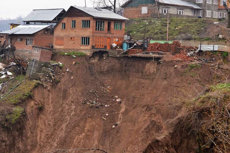 Landslides in Shamsabri mountain forces residents flee homes