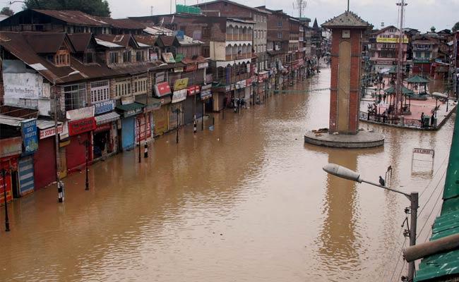 Untouched by floods, Nowhatta residents paid flood relief cheques