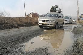 Srinagar Jammu Highway in shambles, admin unmoved