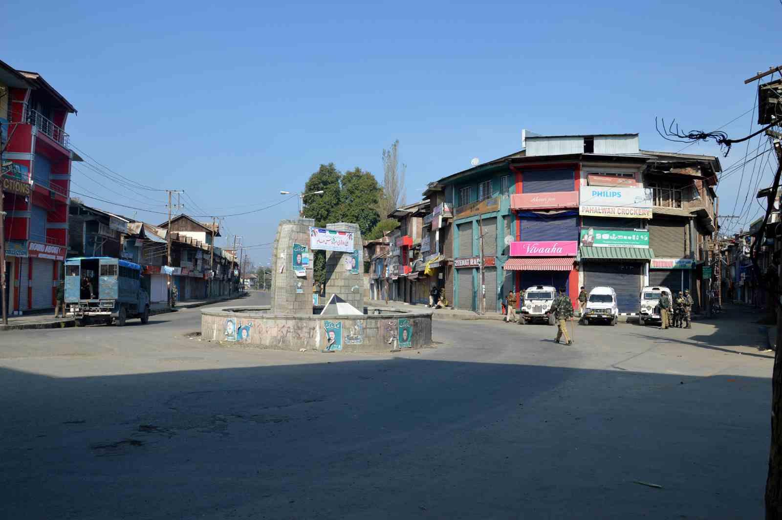 DSP, among two cops injured in Bijbehara attack