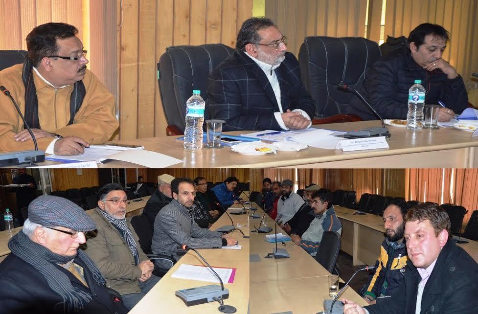 Finance Minister starts pre-budget consultations with traders