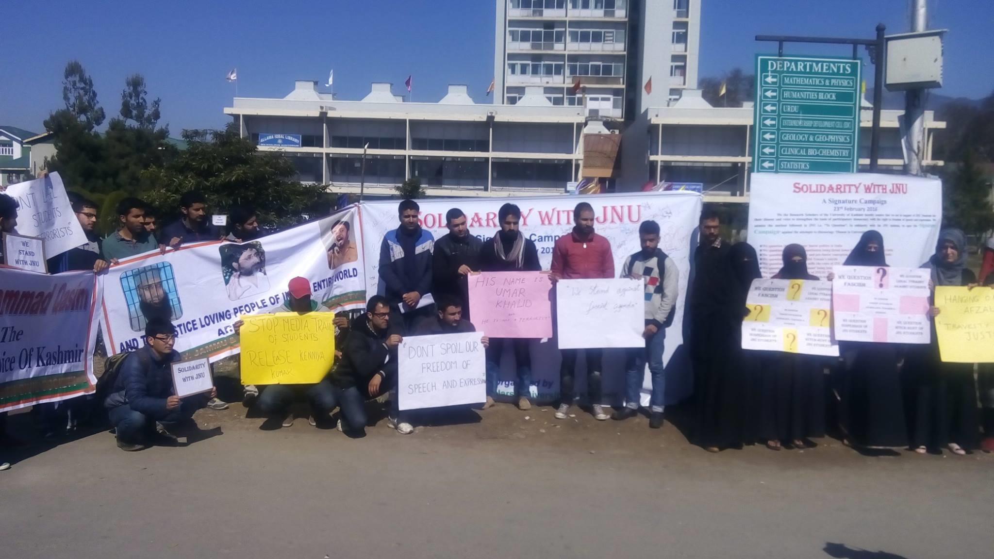 KU organizes signature campaign to express solidarity with JNU students