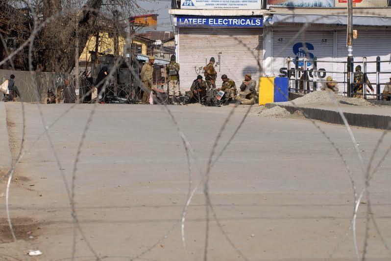Kashmir shuts against JNU fiasco
