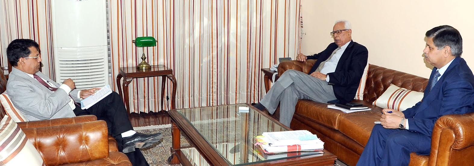 Guv reviews preparations for ULB, Panchayat polls with CEO