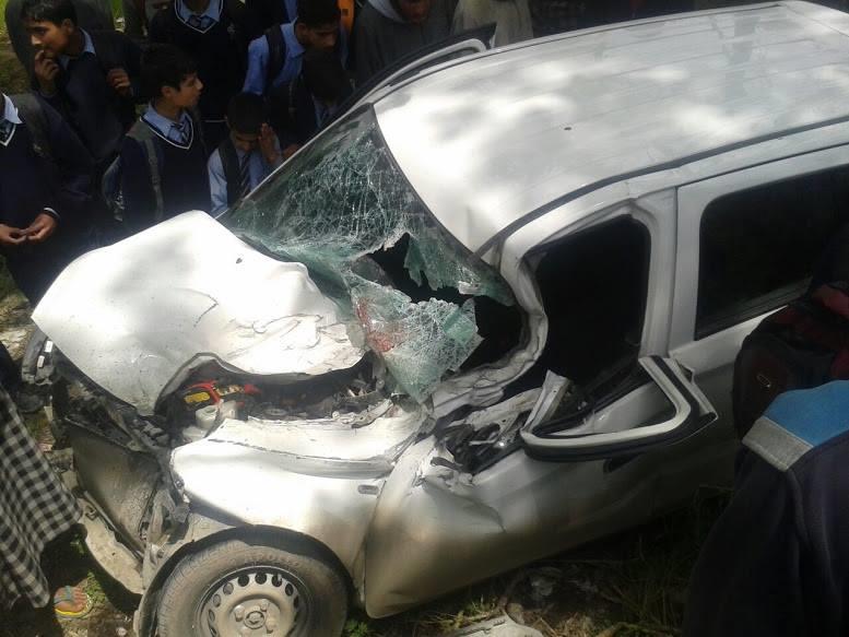 One dies, two injured critically in Pulwama car accident