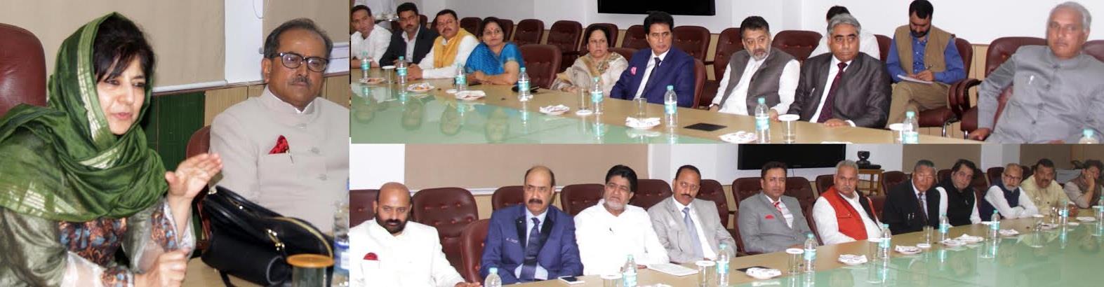 Cabinet welcomes resumption of Indo-Pak parleys, hails PM’s peace efforts