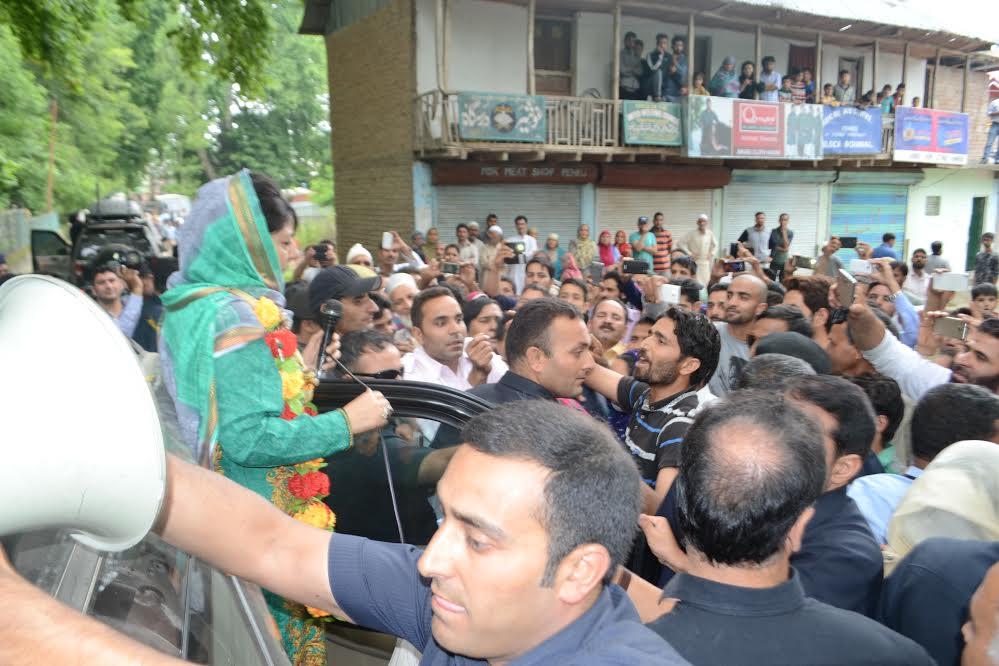 CM addresses series of roadside election rallies in Anantnag
