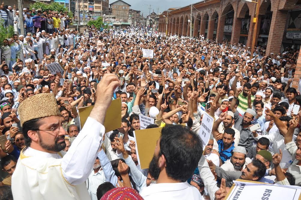 Resistance leadership will hold deliberation with KPs: Mirwaiz