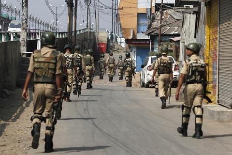 Sopore areas observe shutdown on 2nd consecutive day against militant killings