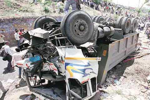 2 killed, 22 injured after Yatra bus collided with truck in South Kashmir