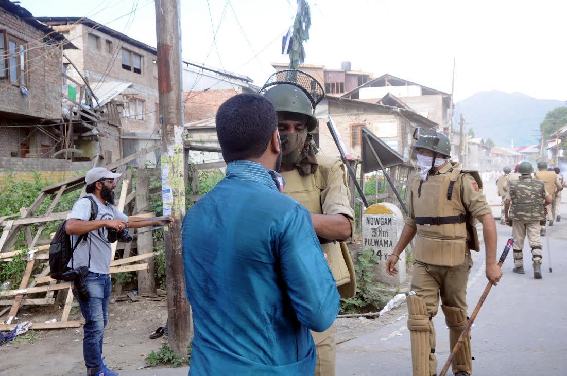 Amid assaults, medicos warn of stopping work