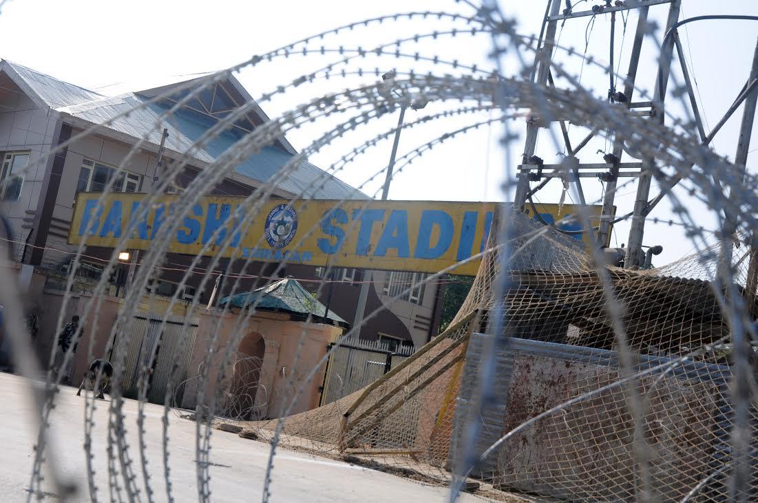 Curfew shutdown continue on 36th day in Kashmir