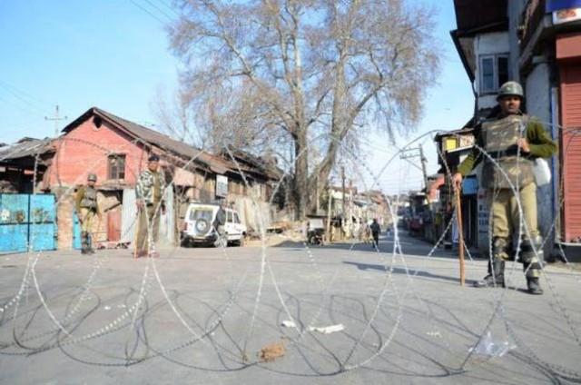 Day 72; Curfew, shutdown, cellular clampdown continues in Kashmir