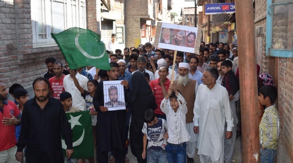 Respond Pak PM’s suggestion over resolving K-issue: Hurriyat (M) to GoI