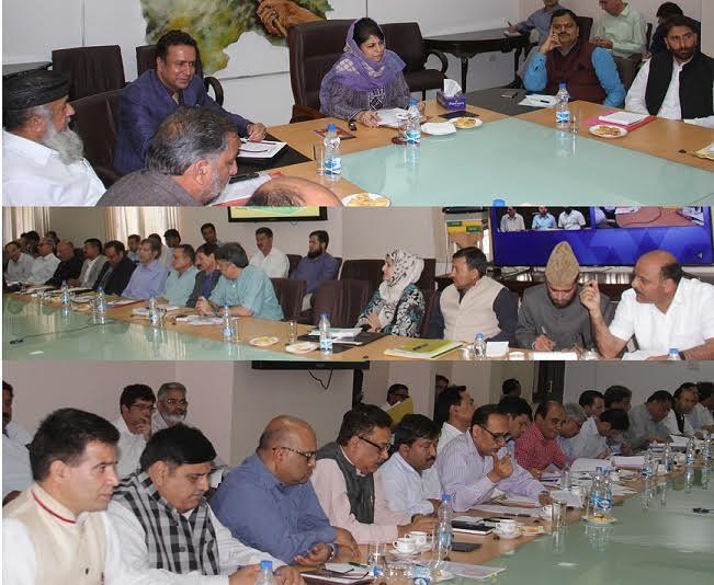 CM reviews key developmental projects of Rajouri, Poonch districts