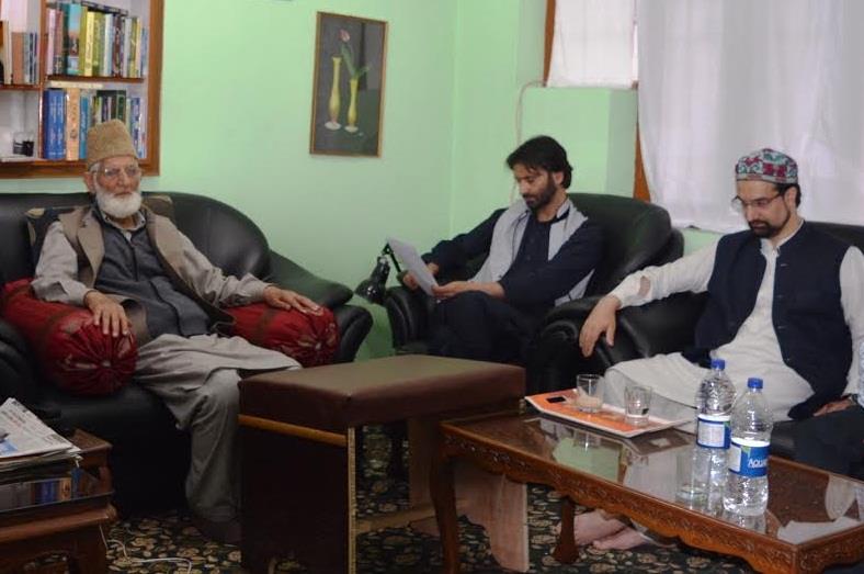 Hurriyat camp slams Govt over exam diktat
