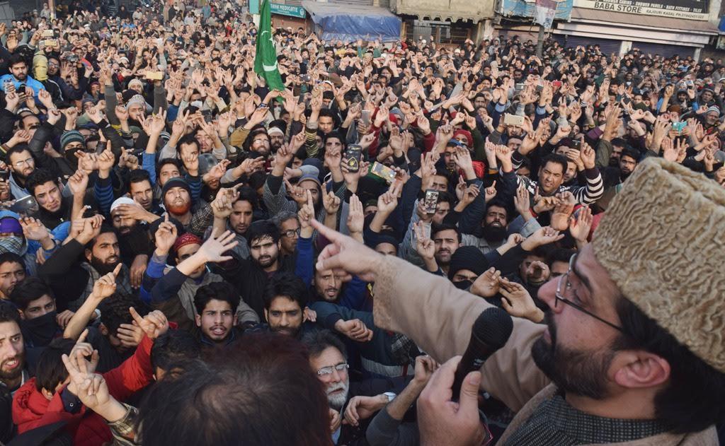 After 5 months; Mirwaiz delivers sermon at Jamia Masjid