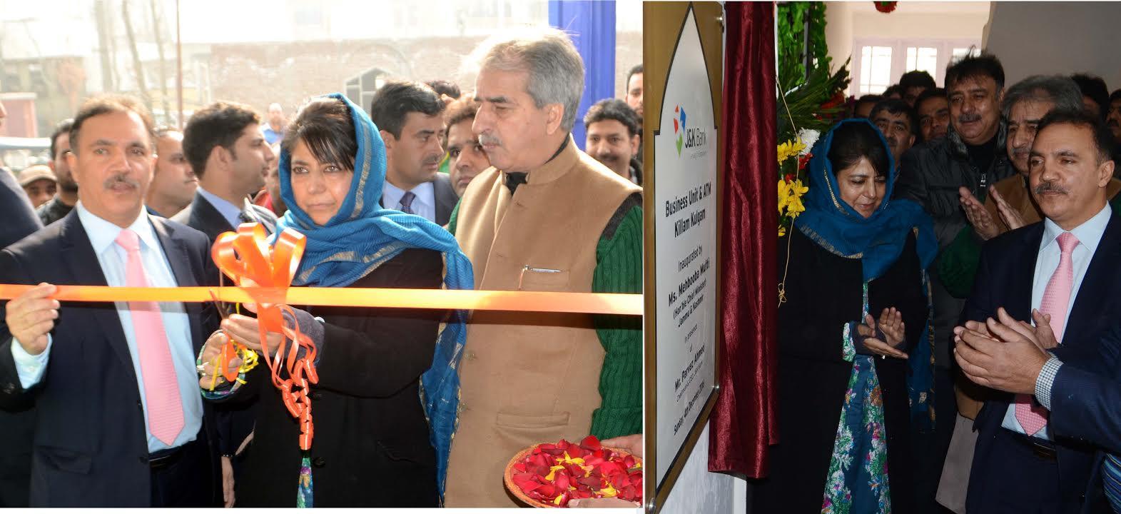 Mehbooba visits Kulgam, reviews developmental scenario