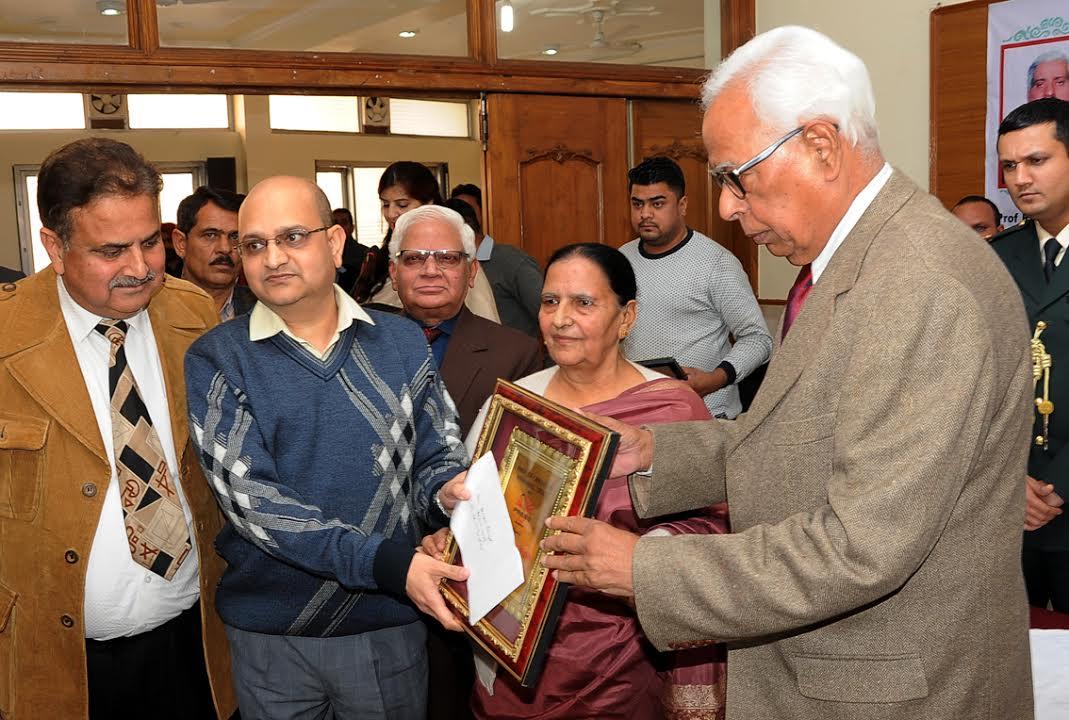 Guv felicitates journalists with “Prof. R.K. Chhibber Journalism Awards”