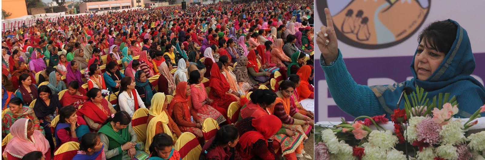 CM interacts with SHGs under Umeed