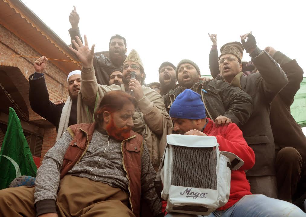 After release, Mirwaiz takes out pro-freedom rally