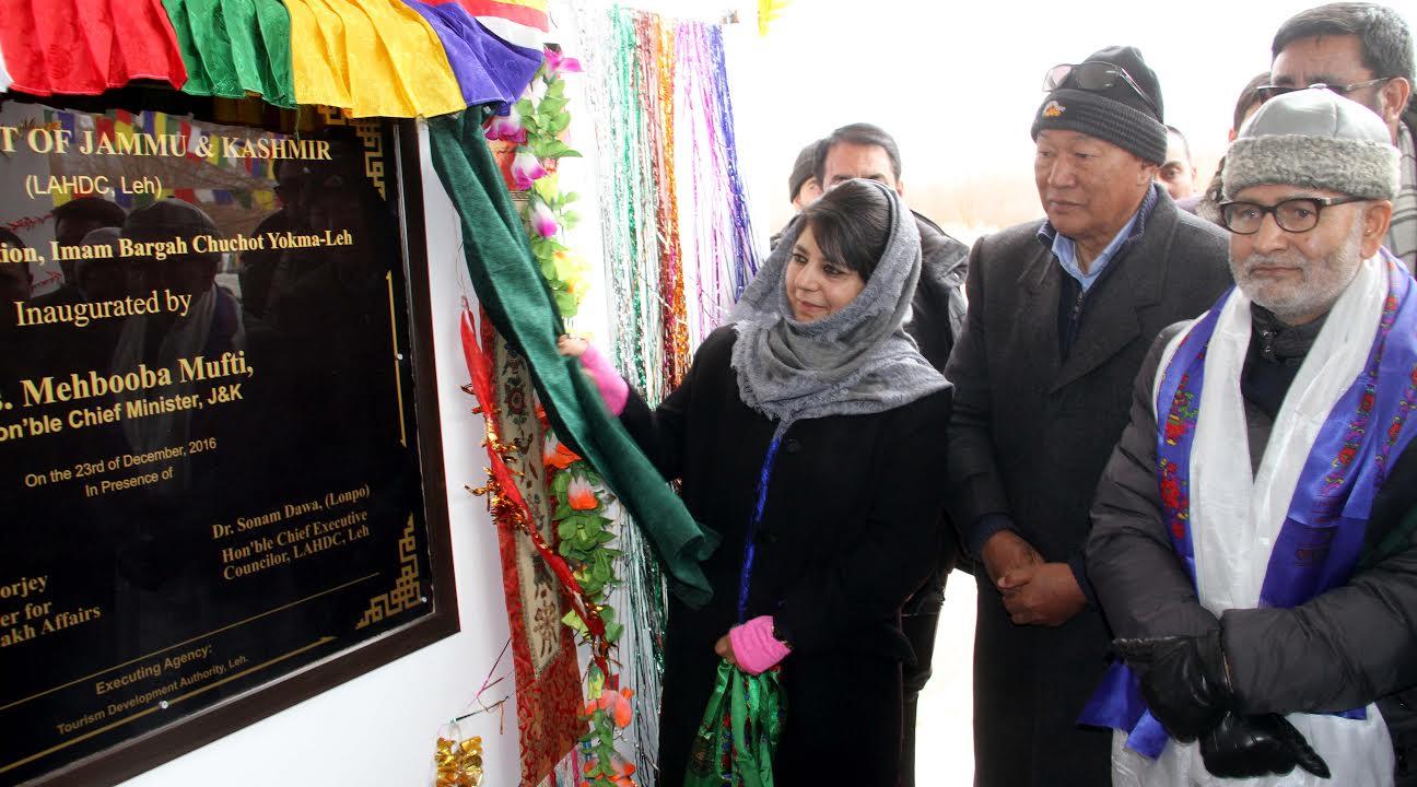 Mehbooba visits Leh