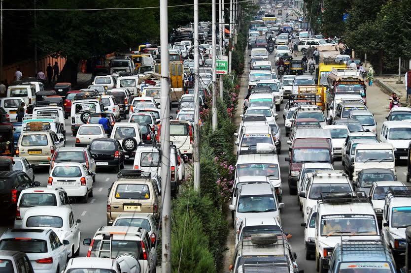 Frequent massive traffic jam irks commuters in city, Authorities clueless