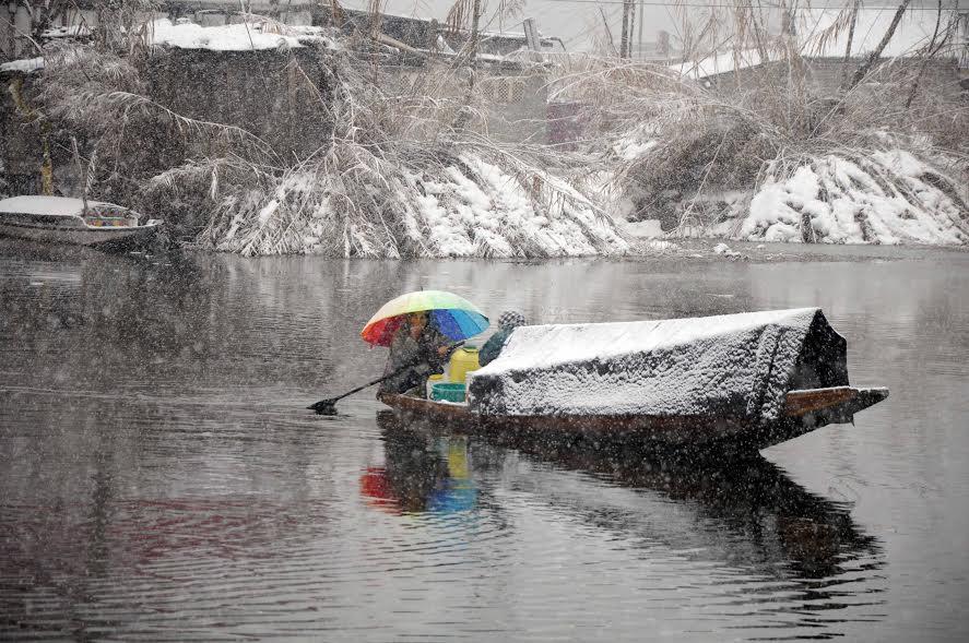 Weatherman predicts more rains, snow in next 24 hours