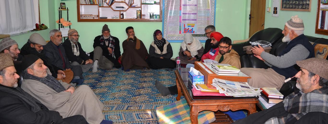 Geelani assesses Kashmir situation in Hurriyat (G) Executive Body meet