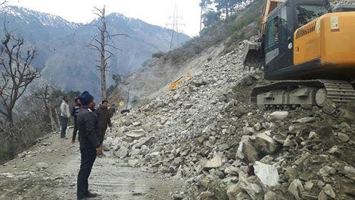 Landslides push Sgr-Jmu highway road closure, thousand passengers stranded
