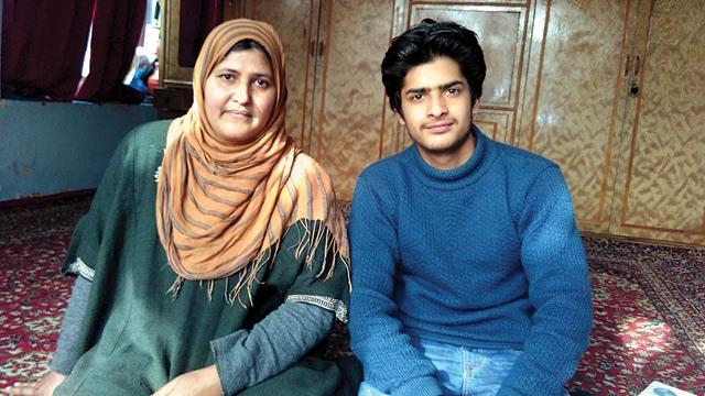 Ghalib says pro-freedom camp failed to bring his father’s mortal remains