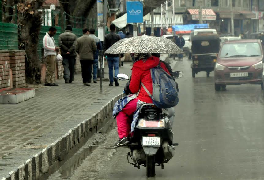 Rains, snow expected in next 24 hours: MeT