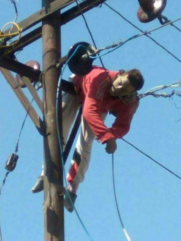 Labor electrocuted to death, another injured
