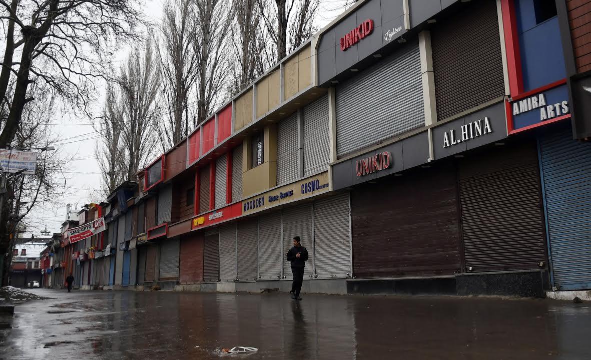 Kashmir shuts to mourn death of civilians