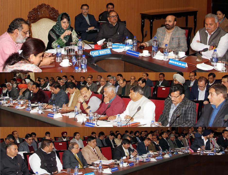 CM chairs DDB Jammu meeting, Rs 690 Cr Capital City Plan, Rs 212 cr Distt Sector Plan approved
