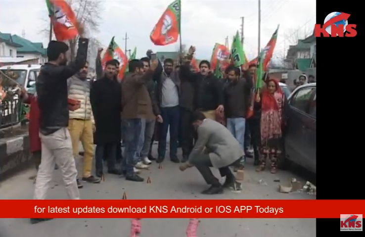 Kashmiri BJP activists violate Govt norms