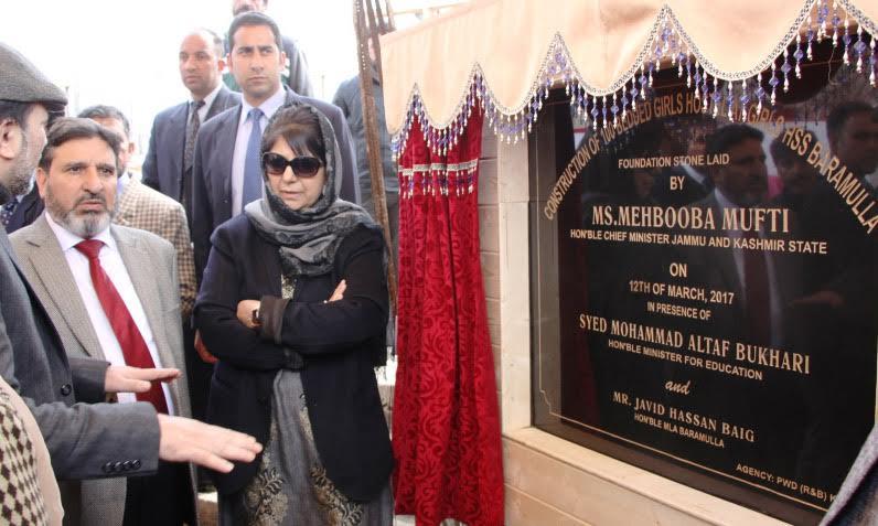 Mehbooba lays foundation of Rs 60 cr road projects in Baramulla, Bandipora