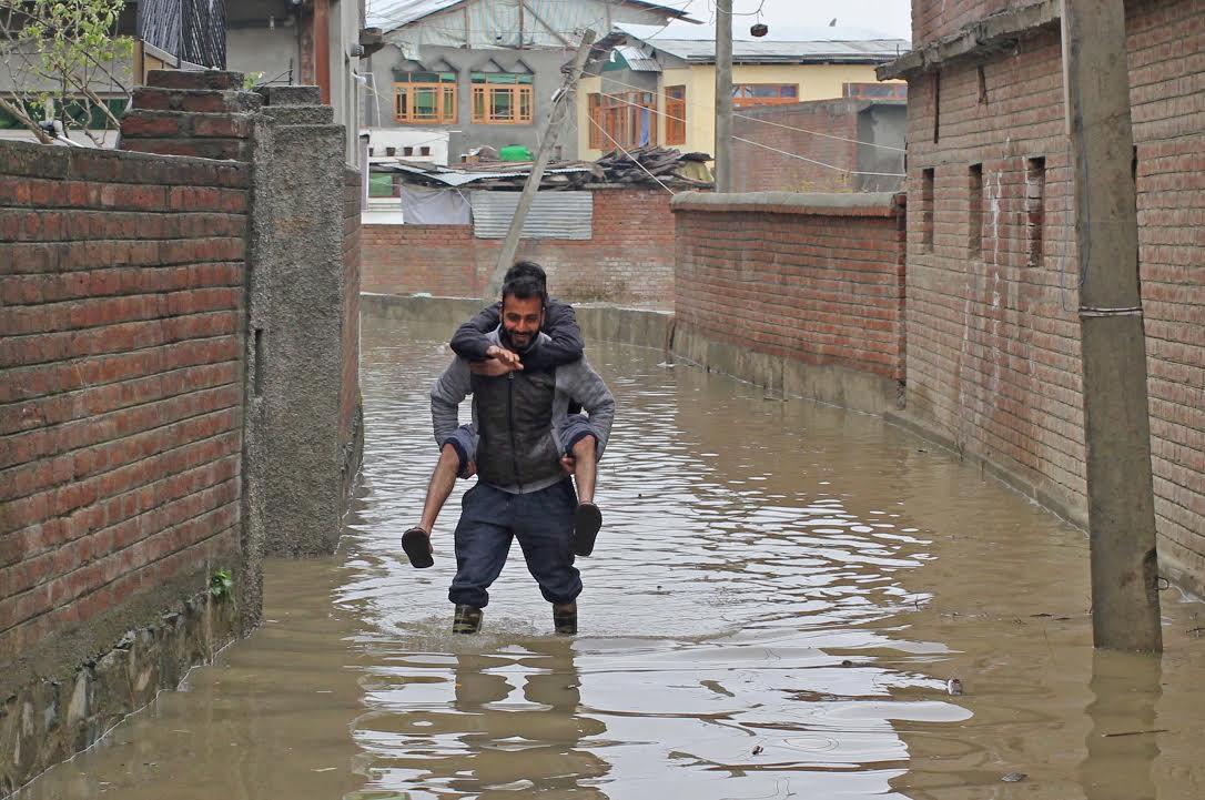 Flood threat over Kashmir is over, people should not panic: Govt